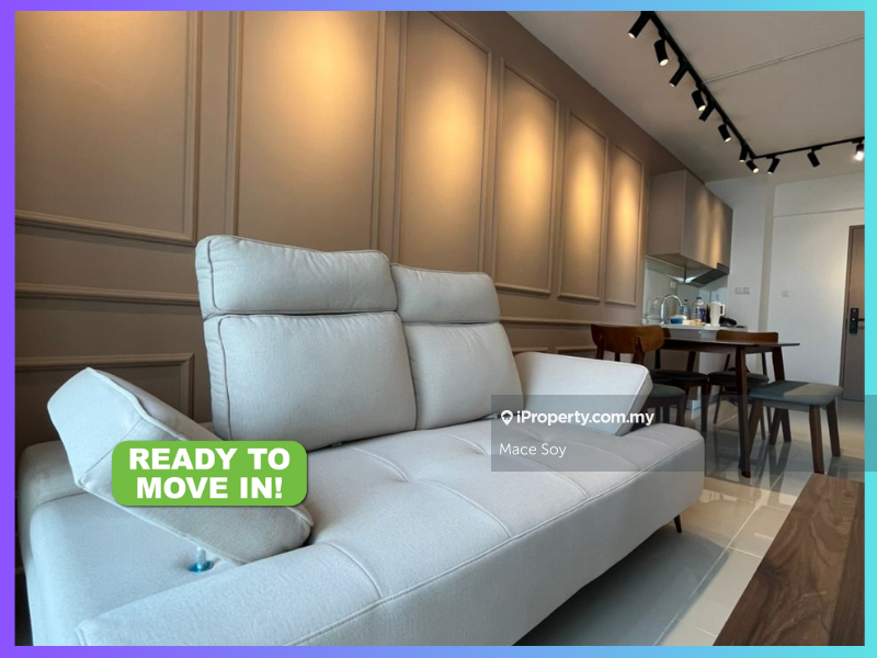 Renovated Unit With Fully Furnish Suit For Family Professionals Couple