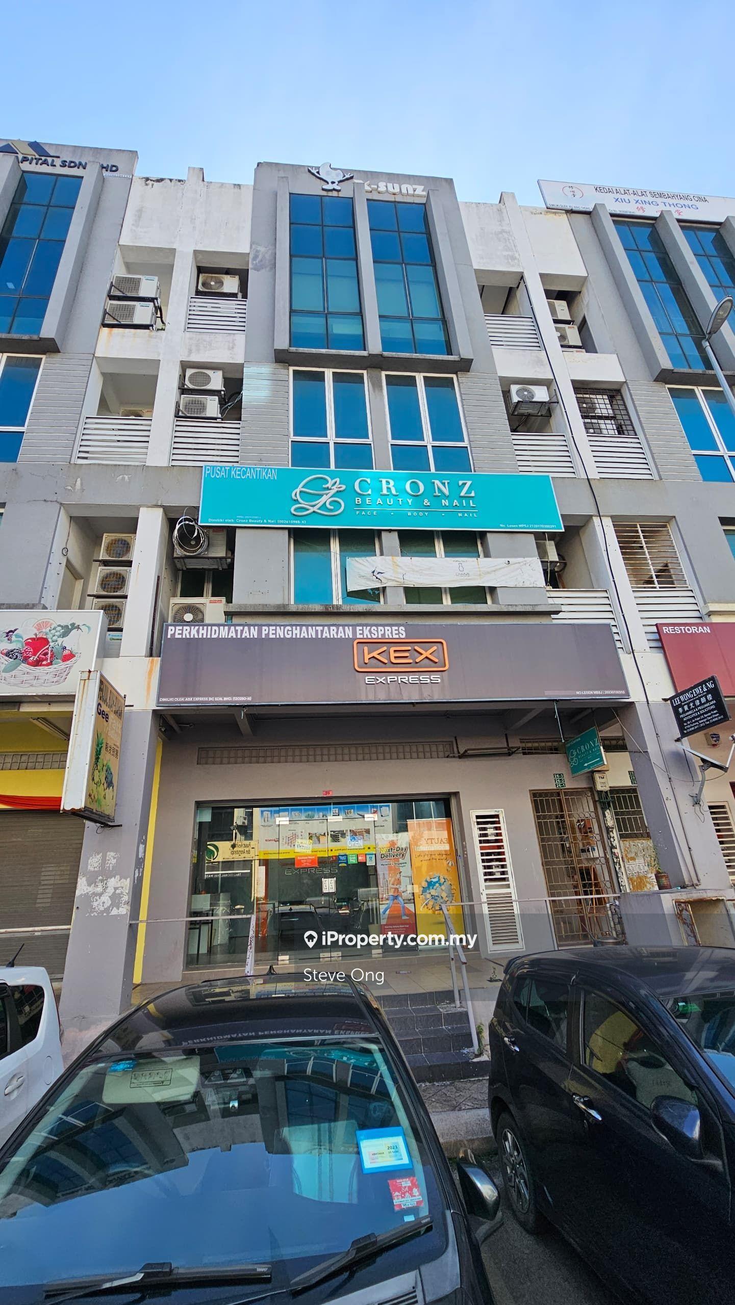 4 Sty Renovated Shoplot @ Puteri 2 Puchong For Sell 4% ROI