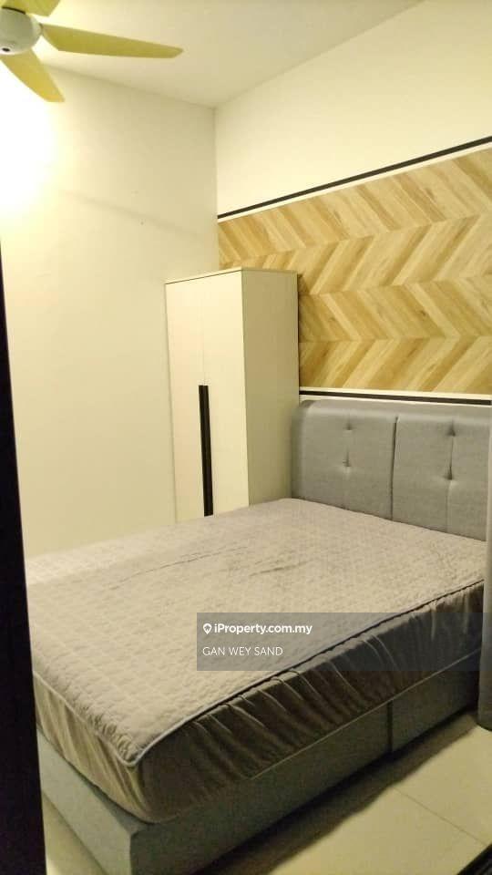 Rm1099 Fully Furnished Balcony Room Include Carpark & Utility For Rent