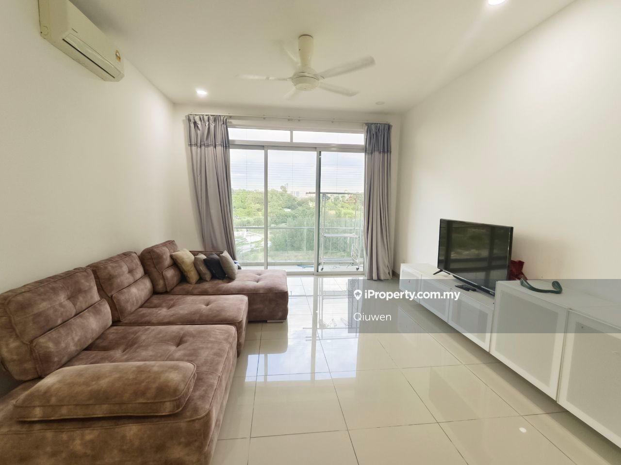 JB town Tropez Residence Fully furnished For Rent big balcony