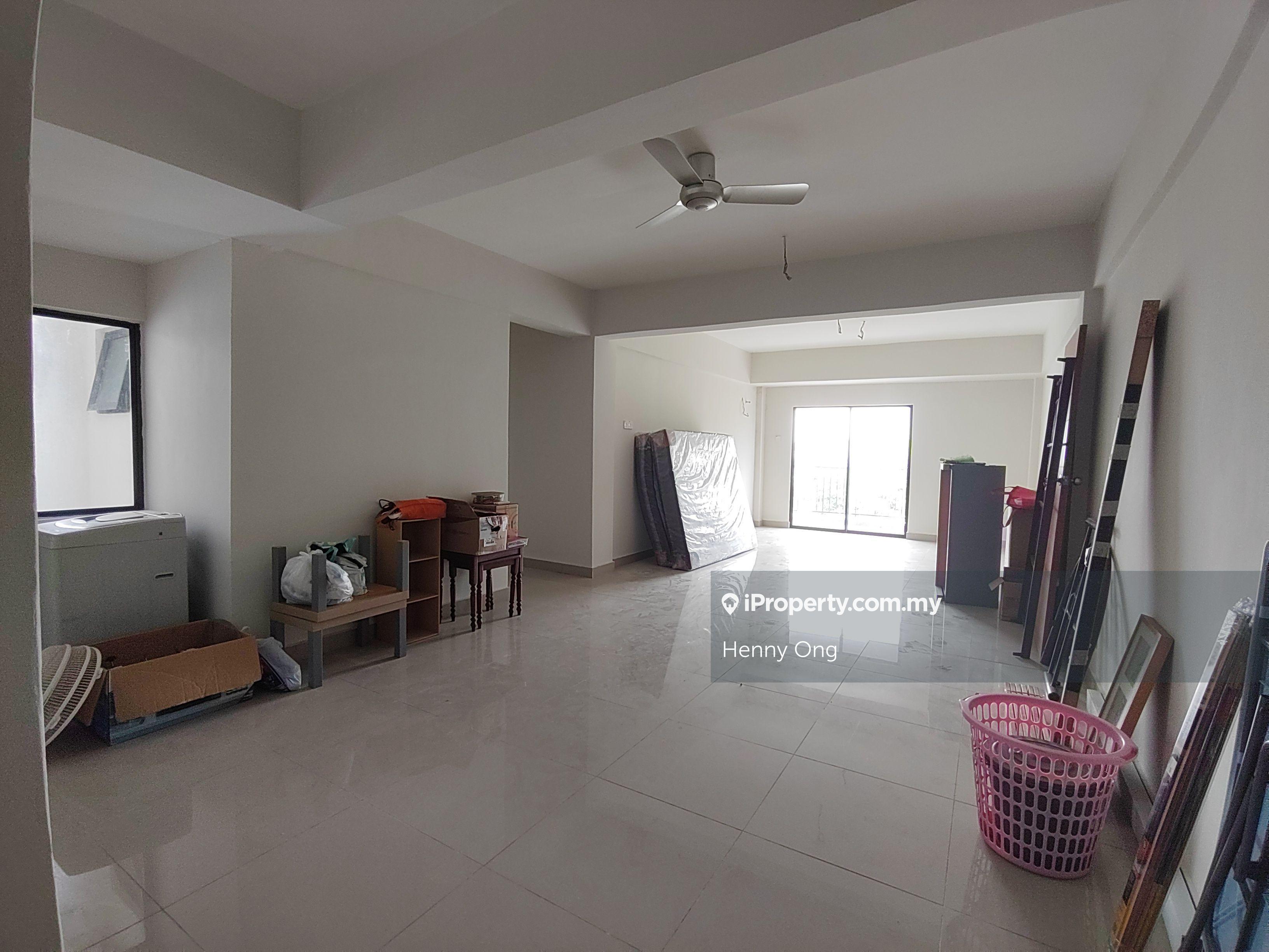 High Floor/2 Car Park/Basic Unit/Unfurnished/Facing South/Well Kept