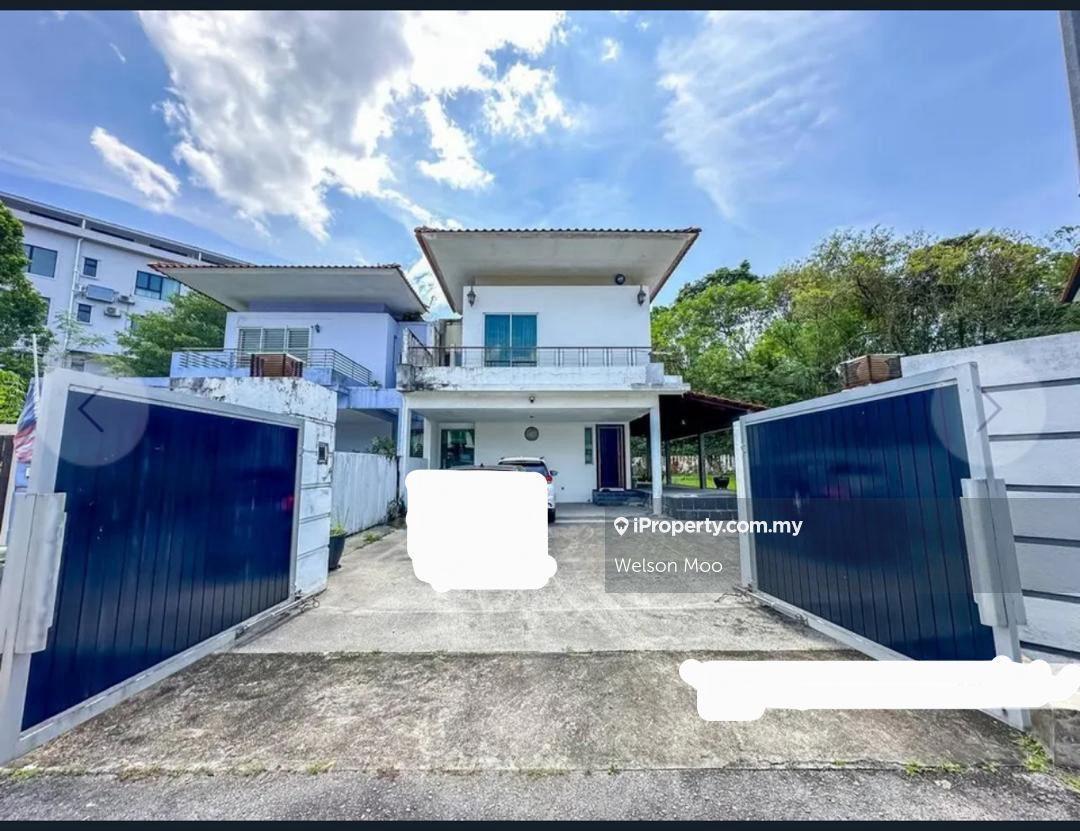 Double storey Semi D @ Corner lot @ Freehold @ Fully Renovated 