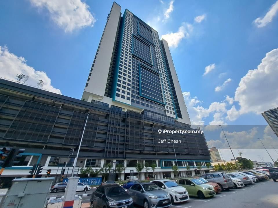 Freehold Next to MRT KTM, 2 Bedroom for Sale Corner Lot Brand New 