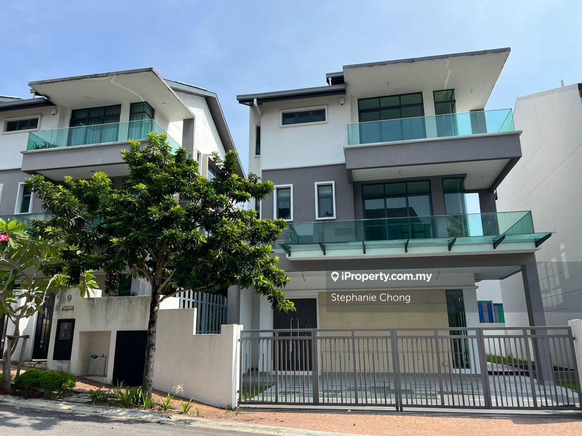 Foresthill Damansara Perdana Petaling Jaya 3 Storey Zero Lot Bungalow