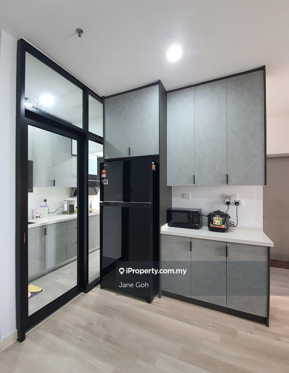 2 rooms, Well Maintained, Good Condition