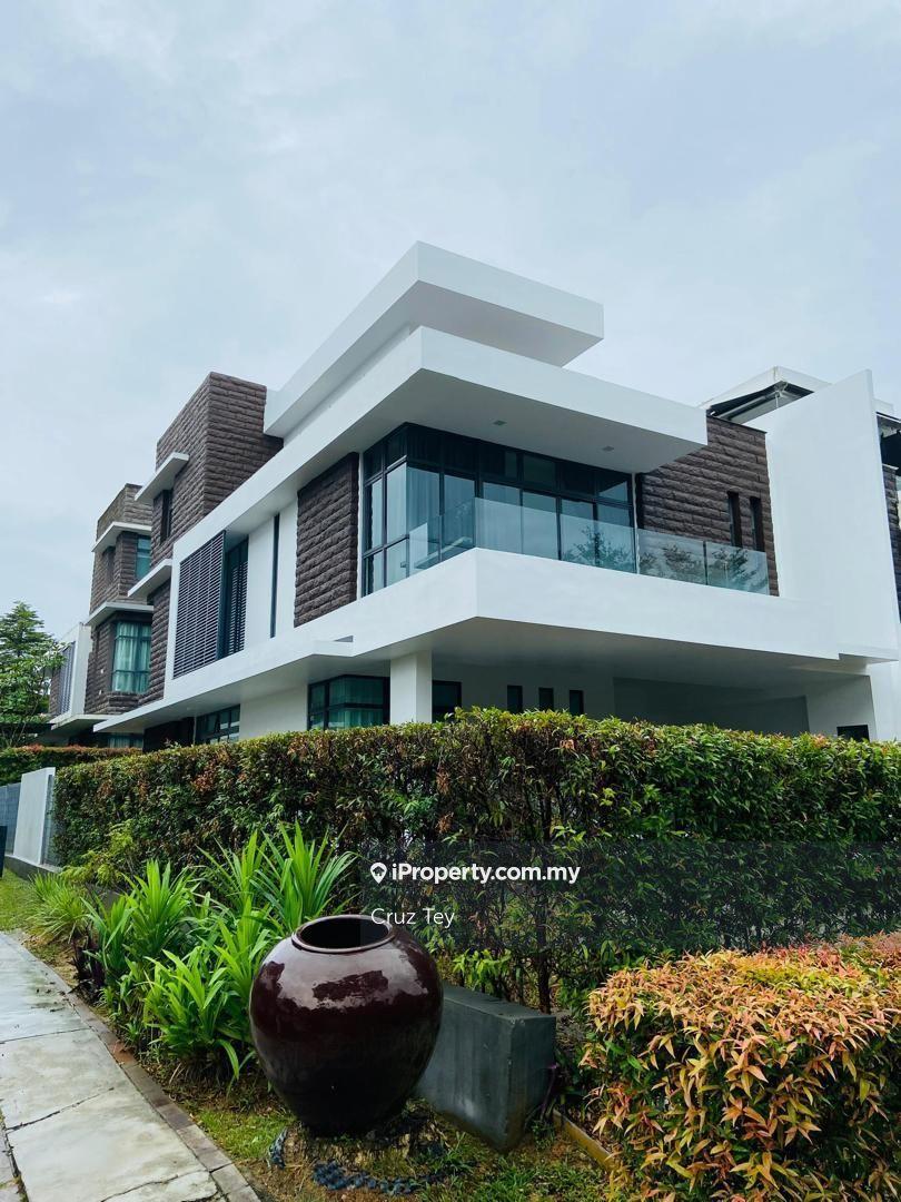 Premium Community 2.5 Storey Semi-D House Straits View Residences
