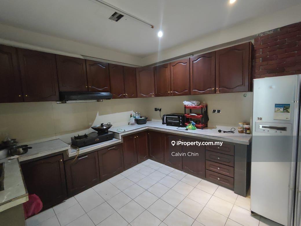 Partial renovated, 2 carpark