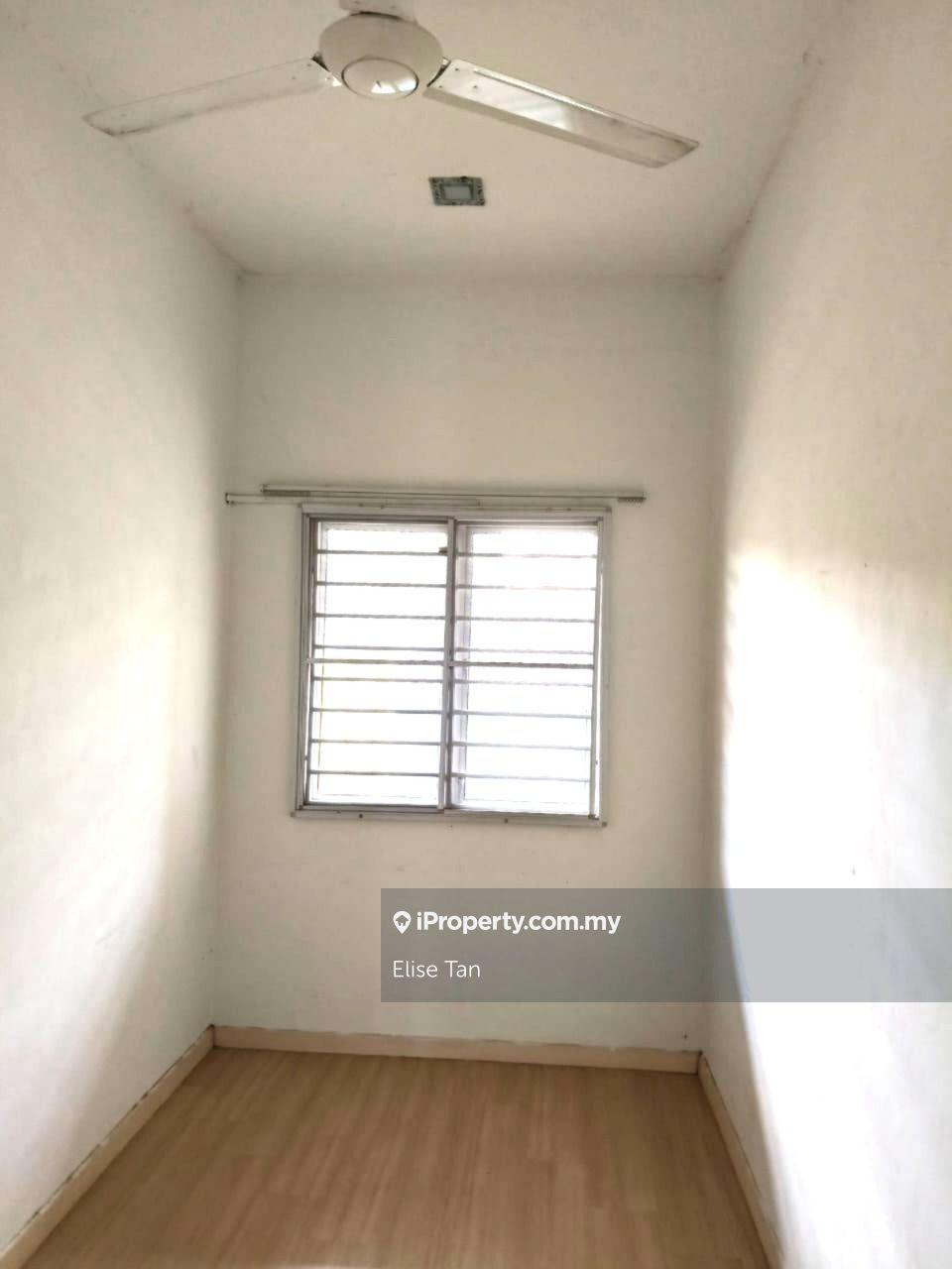 Double storey House Taman Lestari Putra 1 for Rent