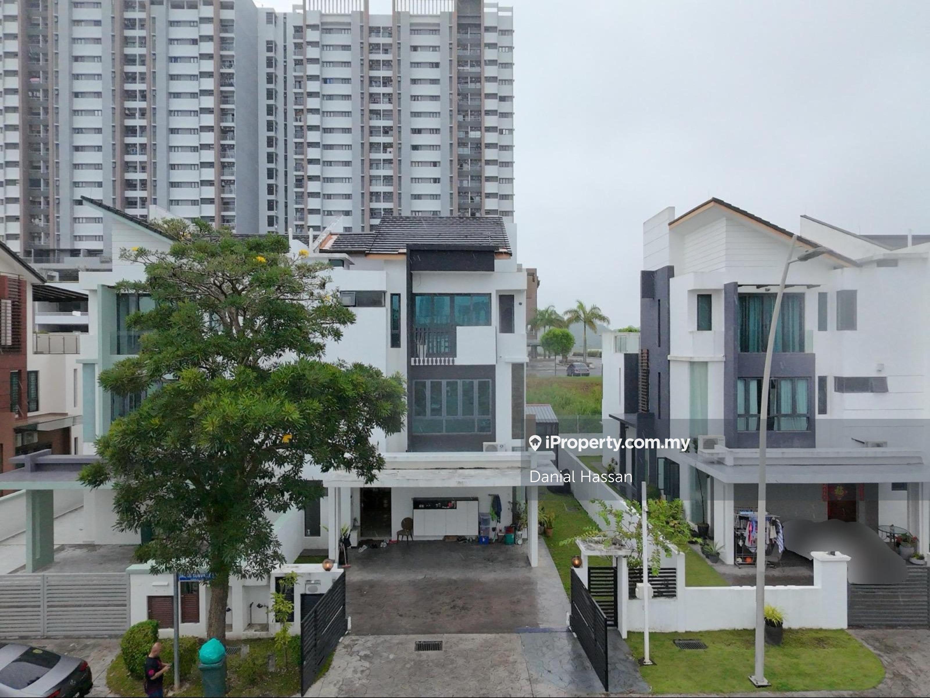 Pickleball Court 3 Storey Semi-D Taman Sunville Sungai Long Kajang