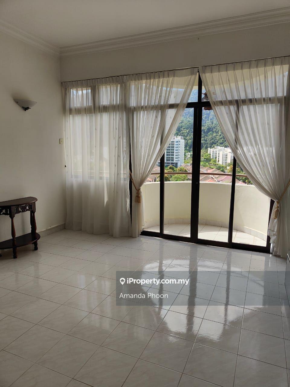 Condo in Batu Ferringhi. Nearby Uplands. Good Location.