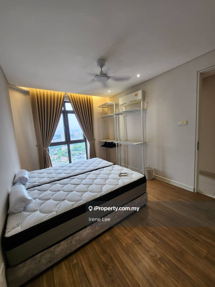Middle room for rent 
