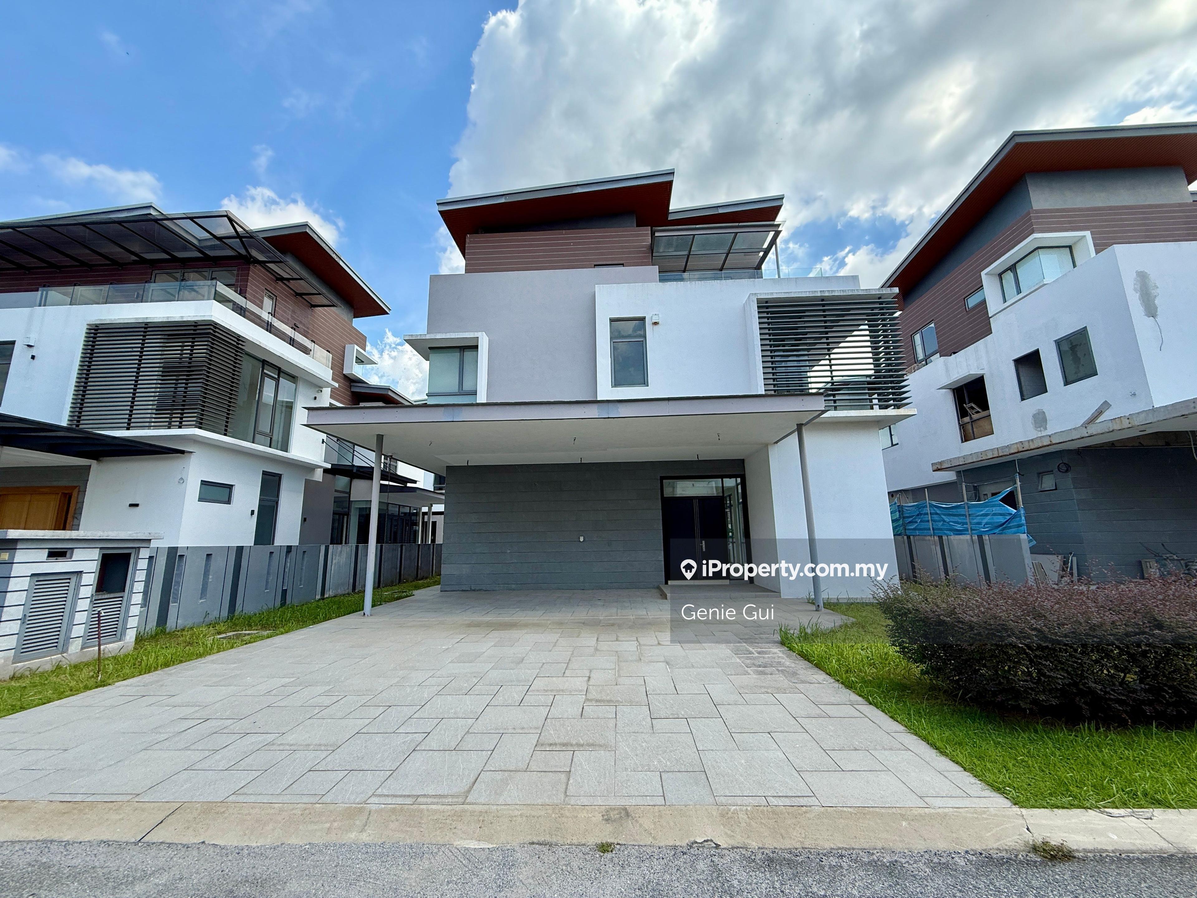 3 Storey Bungalow for Sales (Vacant)