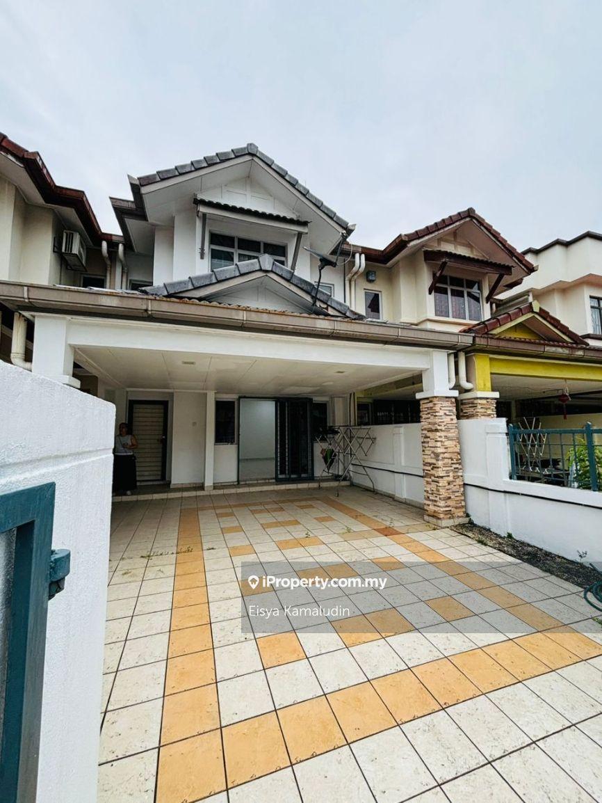 2 Storey Terrace Bukit Subang for Rent
