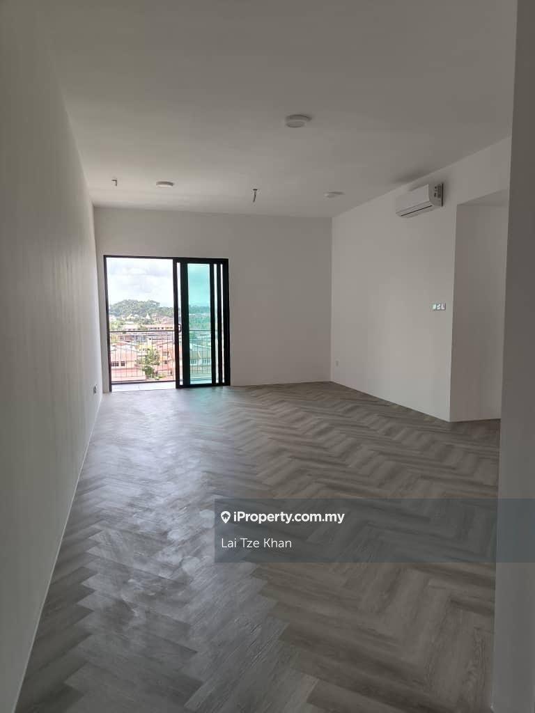 3-Bedrooms Apartment (Dual Key Corner Unit) For Sale at Upton