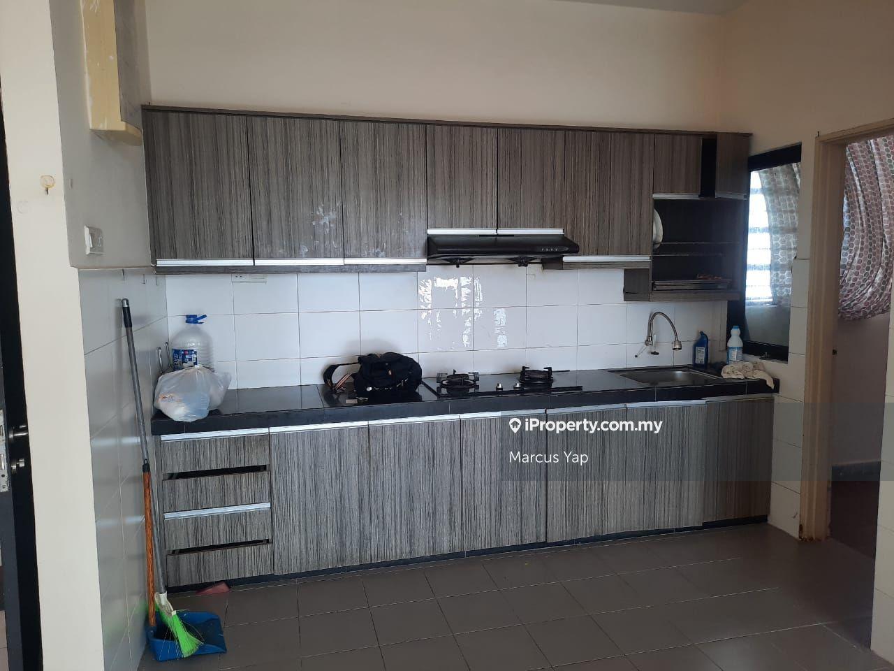 High rise corner unit sell below market value, many unit on hand