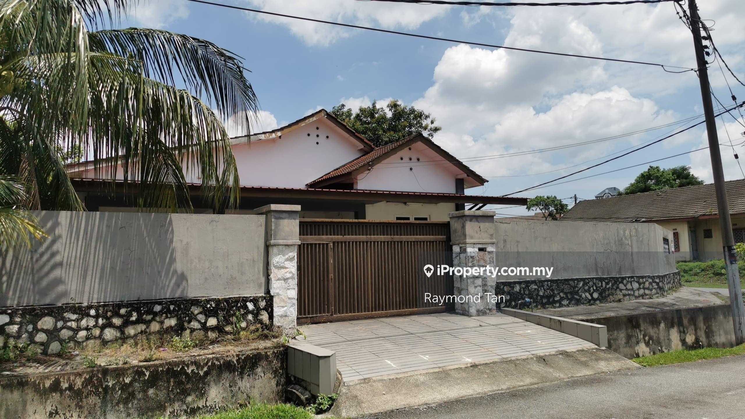 PJ Old Town Single storey corner bungalow with renovation. for sale