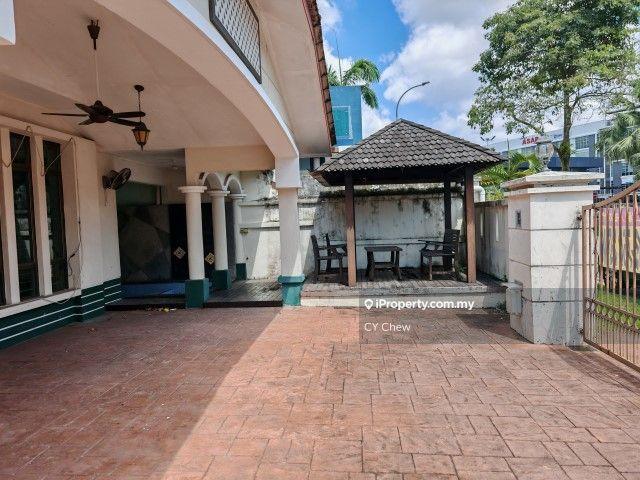 Semi-D house for Rent