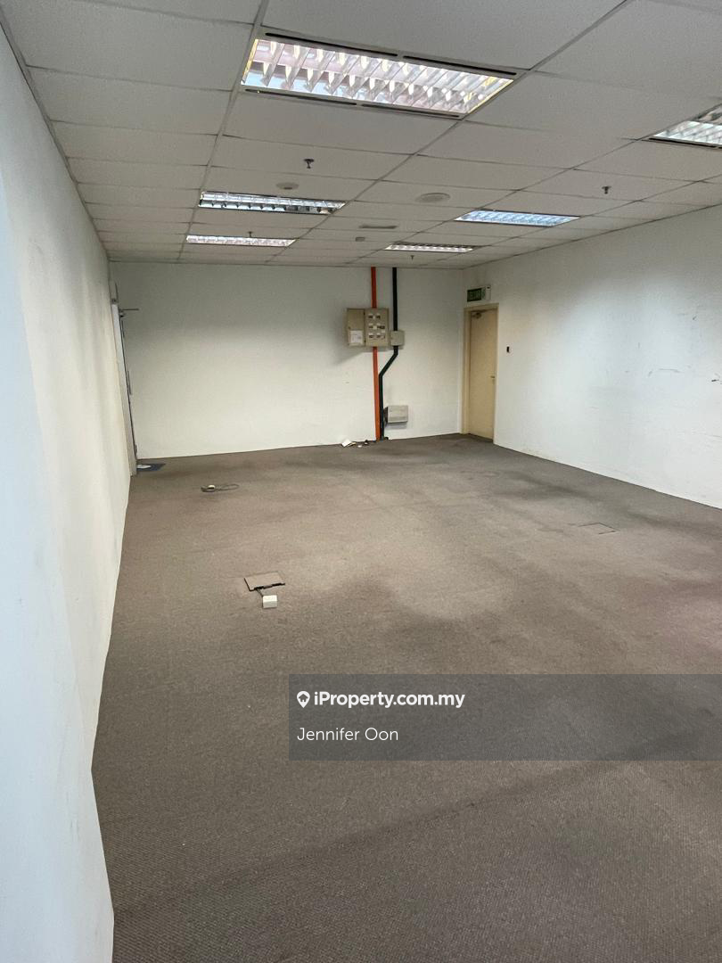 Convenient location linked to Kerinchi LRT station