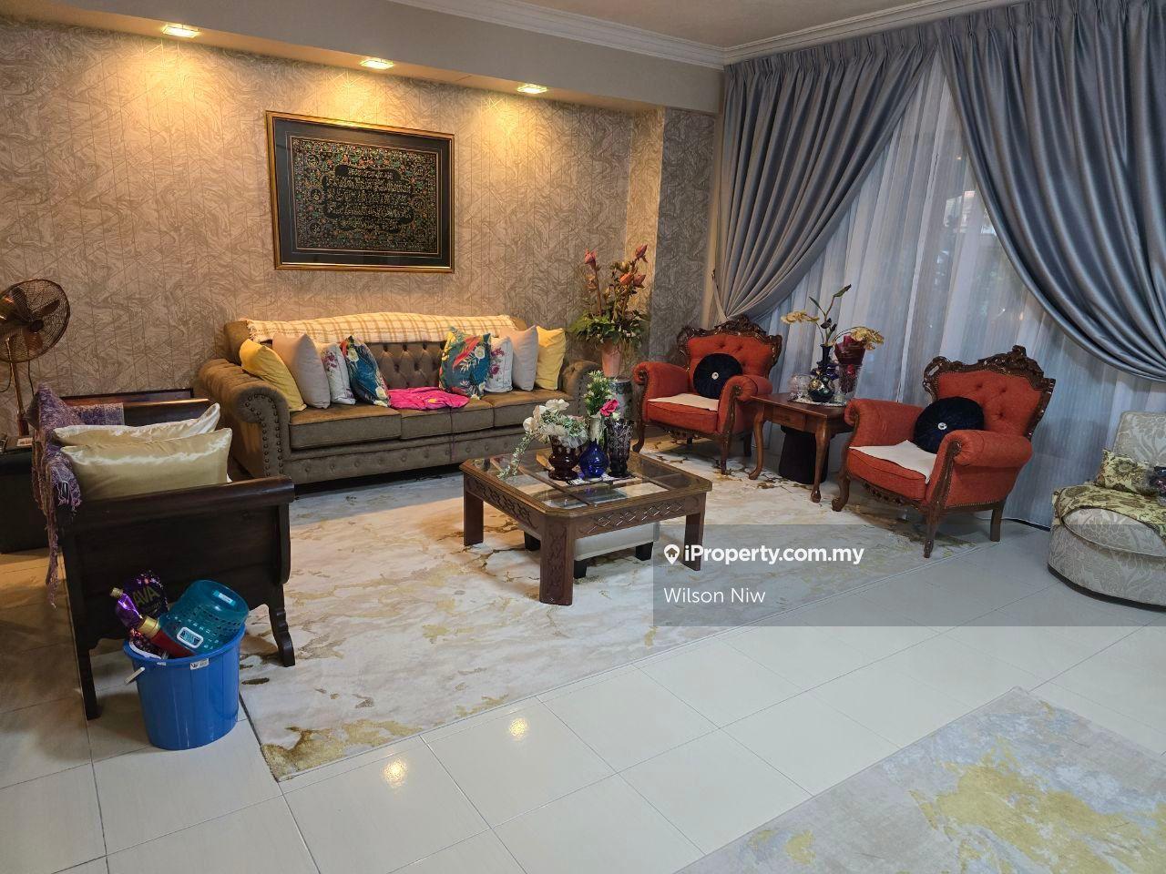 Hot Deal, 2.5 Storey Ampang Saujana, Ampang, Bumi Lot , Renovated 