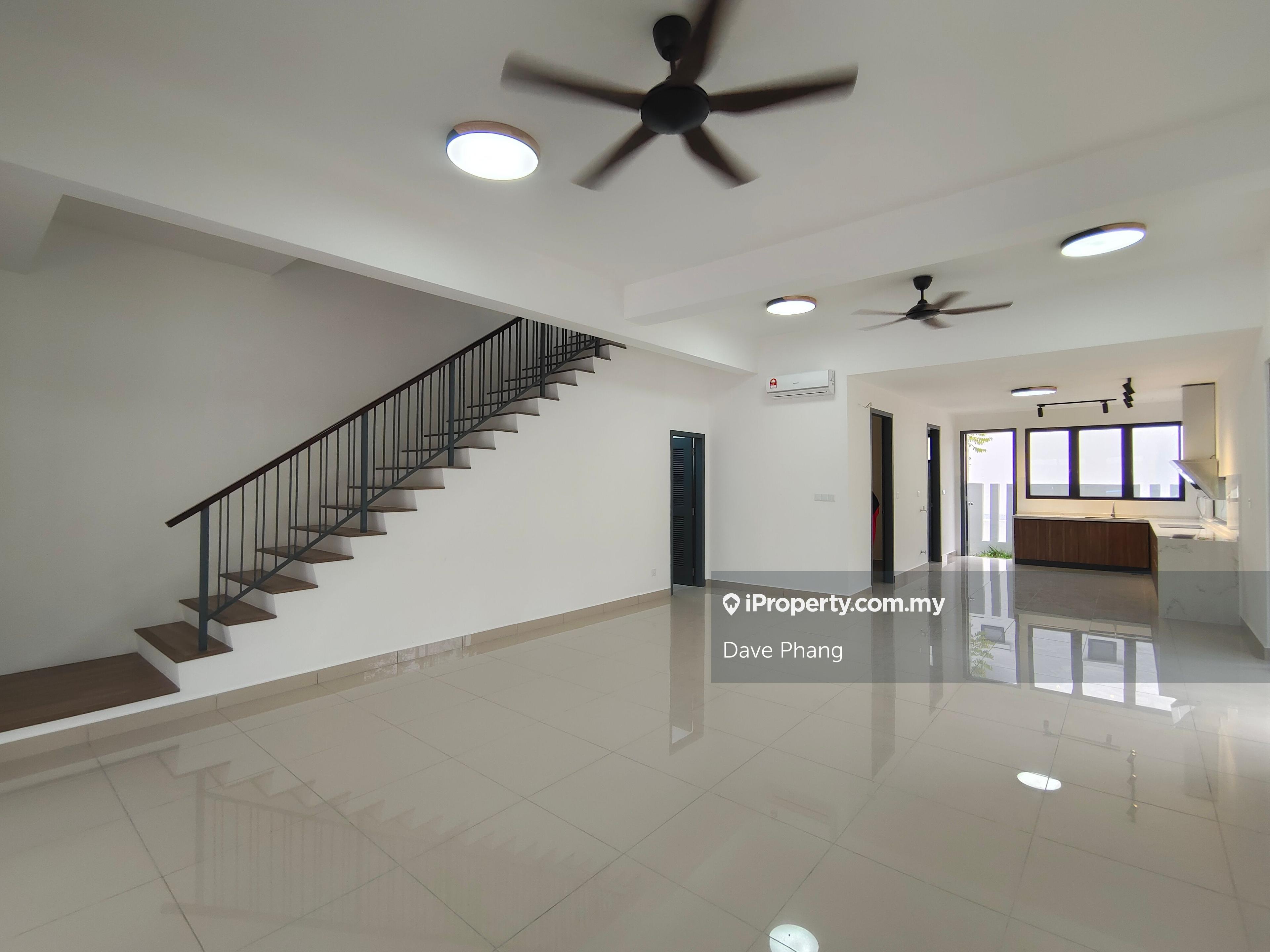 Come with Solar Panel and kitchen cabinet 