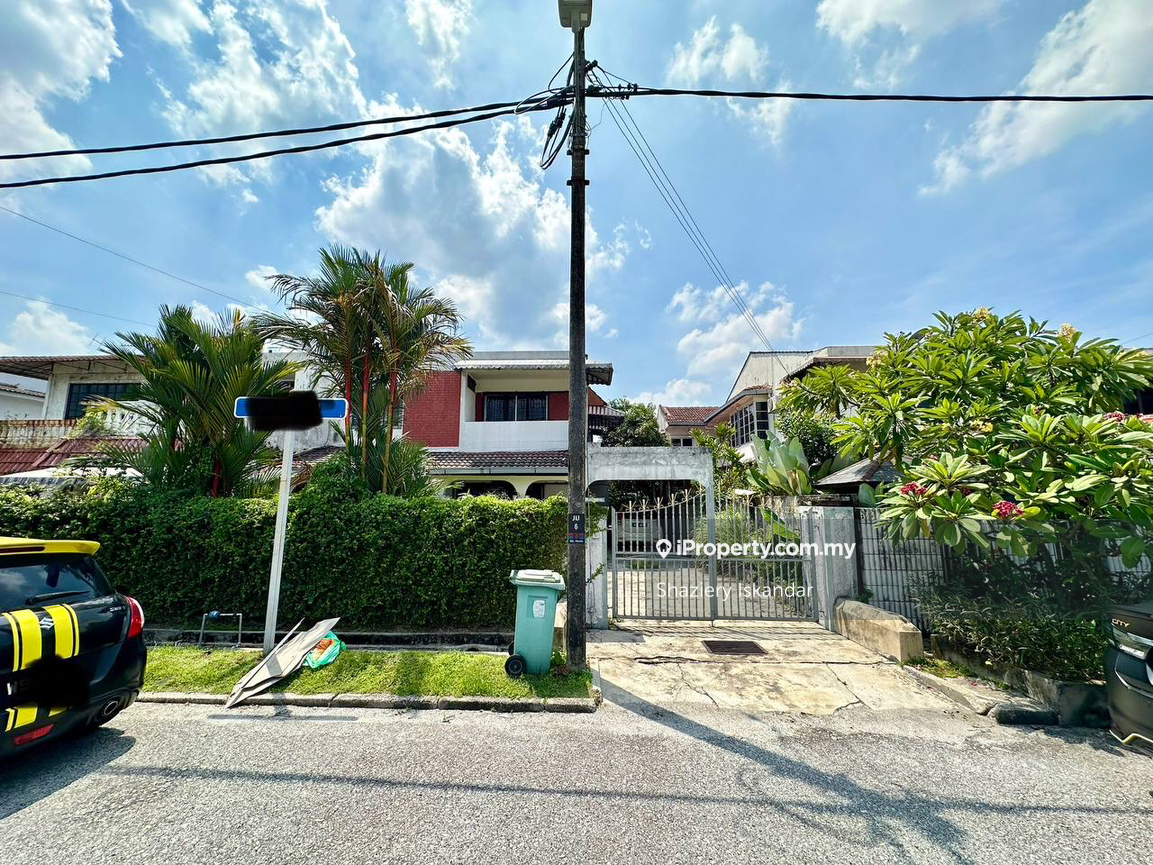 Renovated & Extended Kitchen Area, Add 1 Rooms Downstairs, Spacious 
