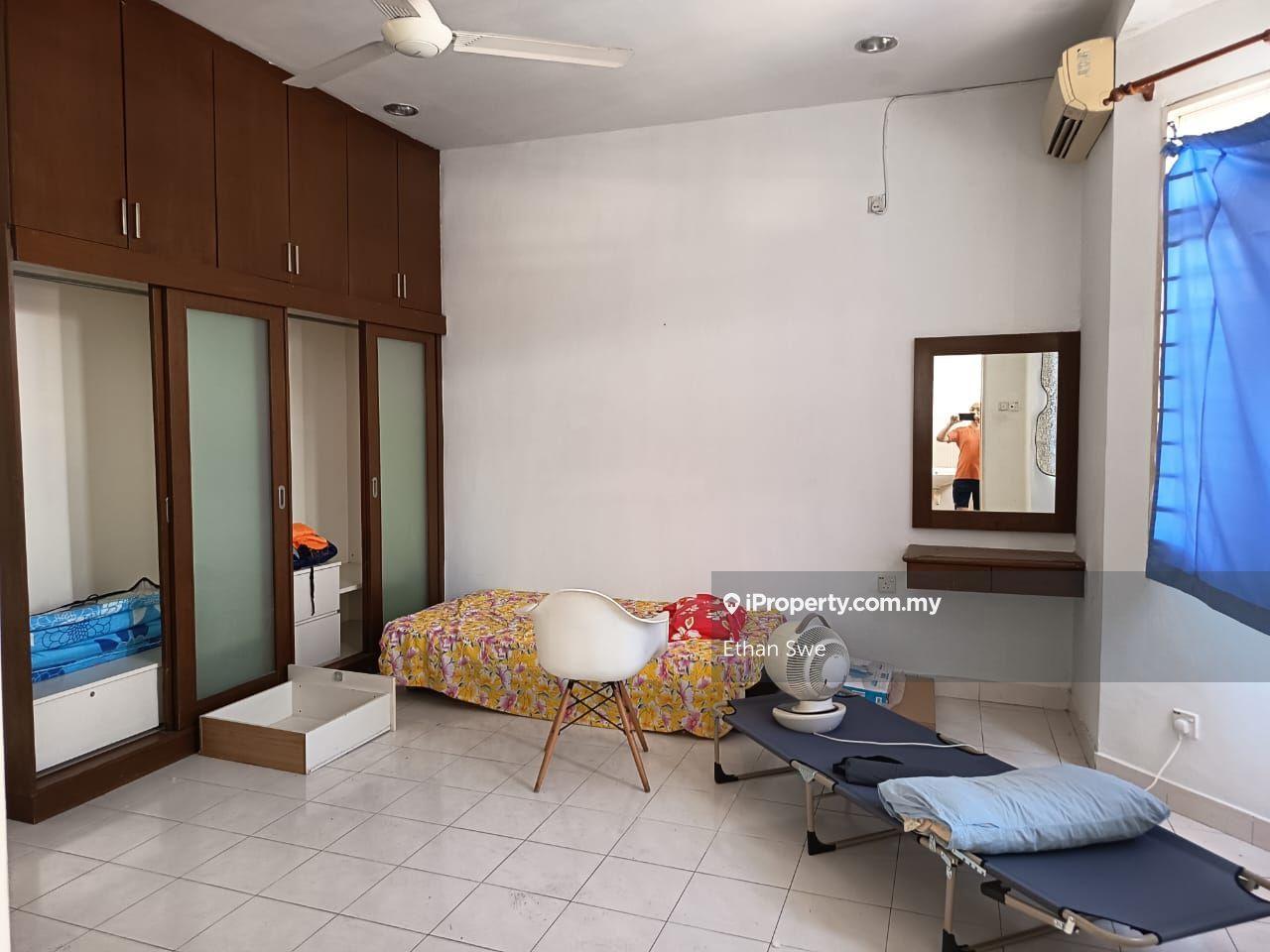 Non Bumi, Kitchen Extended, Double Storey Intermediate Lot in Ampang