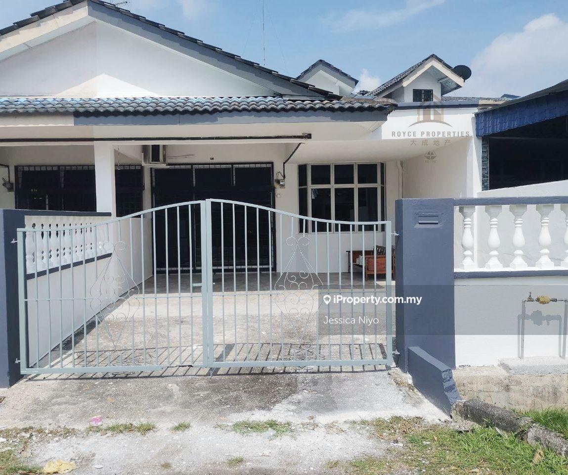 Taman Sri Kluang Beautiful Single Storey Terrace For Rent