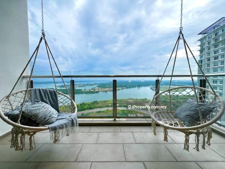 Bora Residences 3 Bedrooms Fully Furnished Seaview Condo Freehold