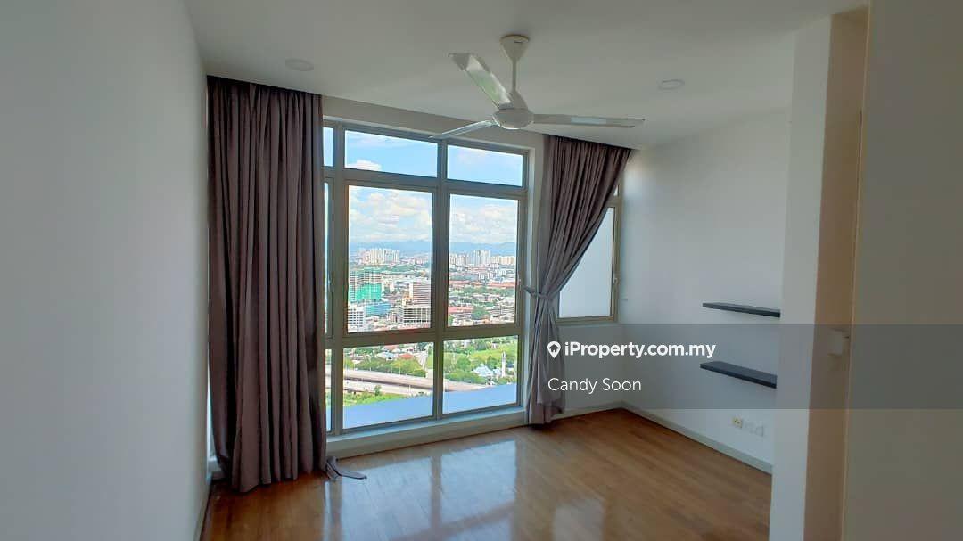 Myhabitat Serviced Residence in KLCC high floor nice view