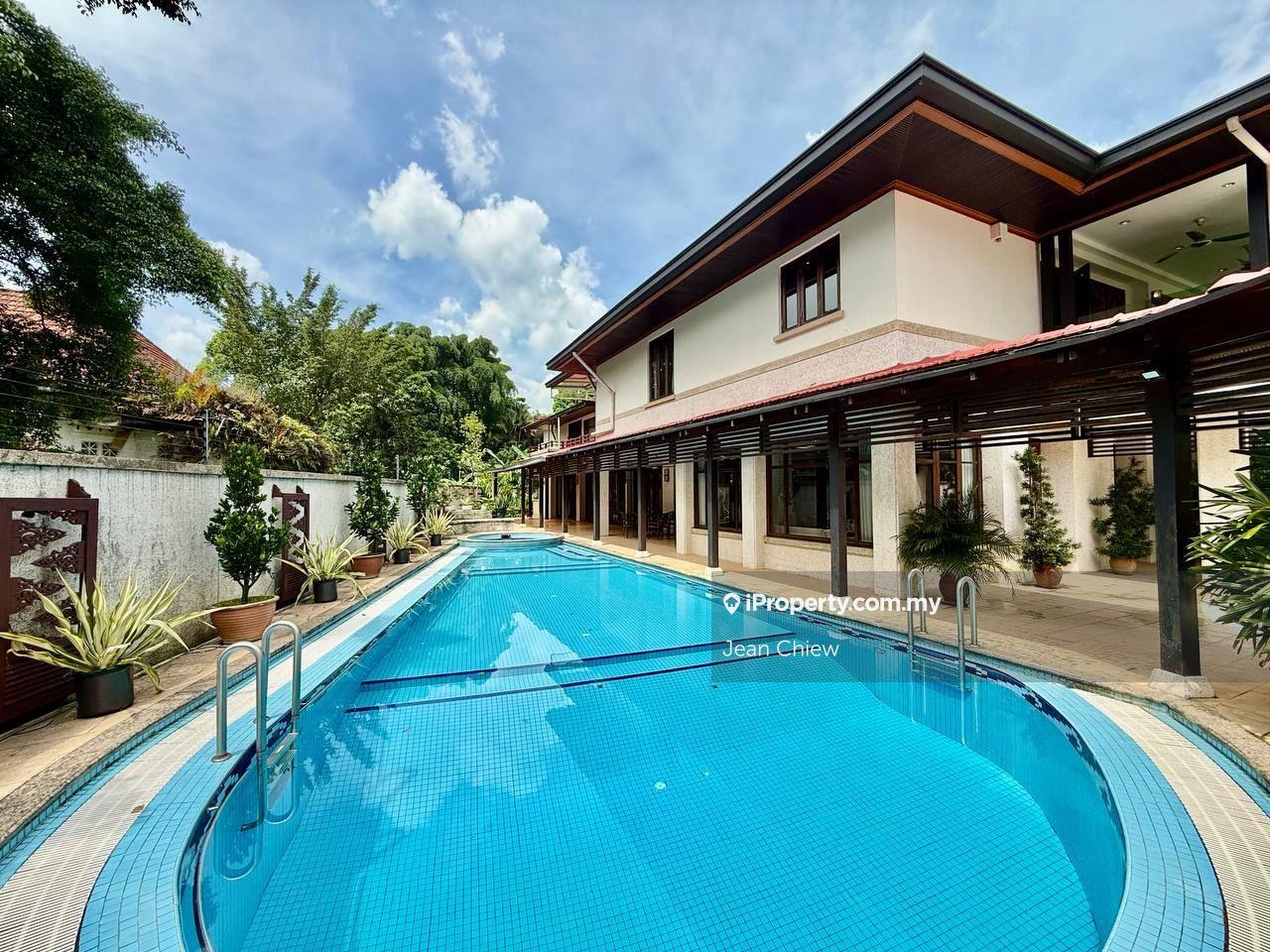 Modern 2 storey detached with private pool for rent in KLCC area
