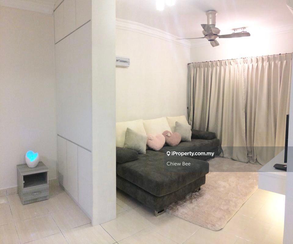 Cozy Fully Furnished & Renovated 900sf High Floor unit City View