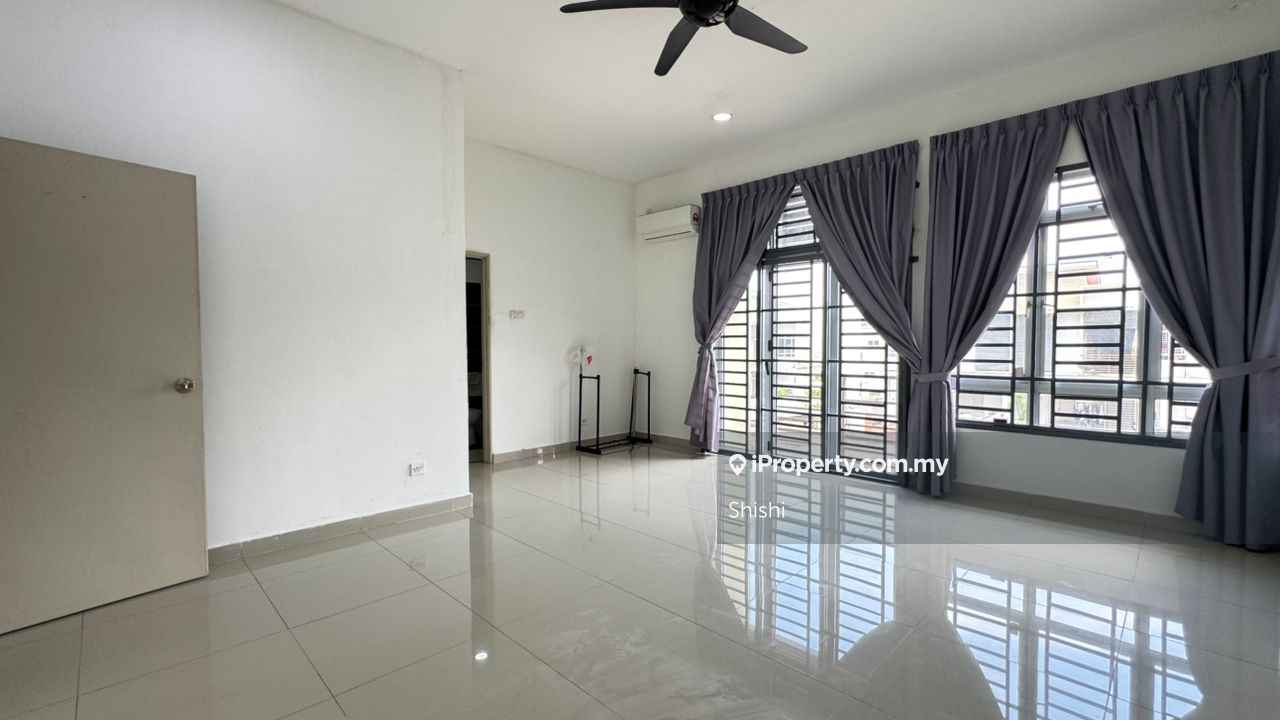 Nusantara prima @ Gelang Patah double storey for rent Rm2500