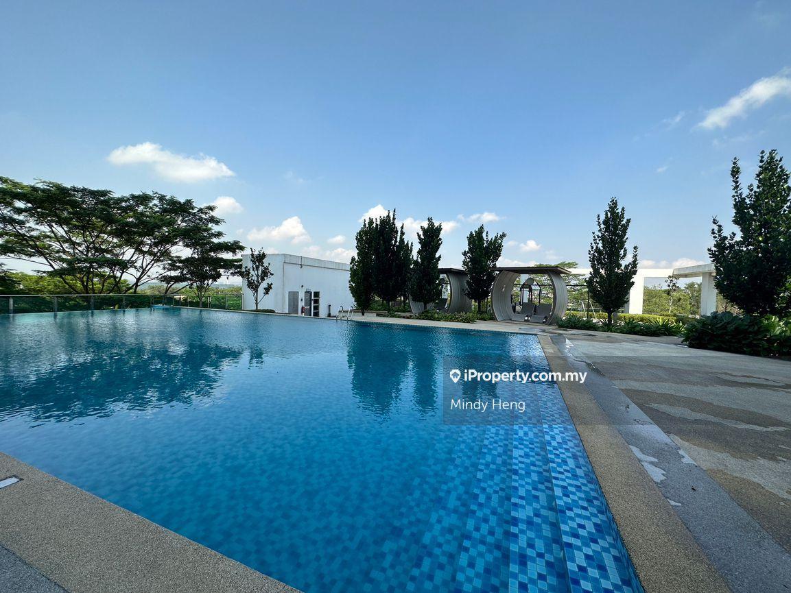 Vida height @ larkin unit for sale