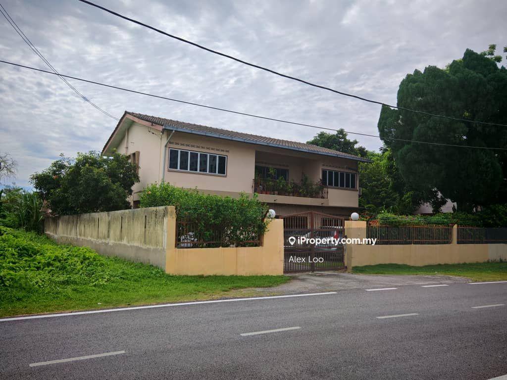 Bungalow for sale at main road Port Klang