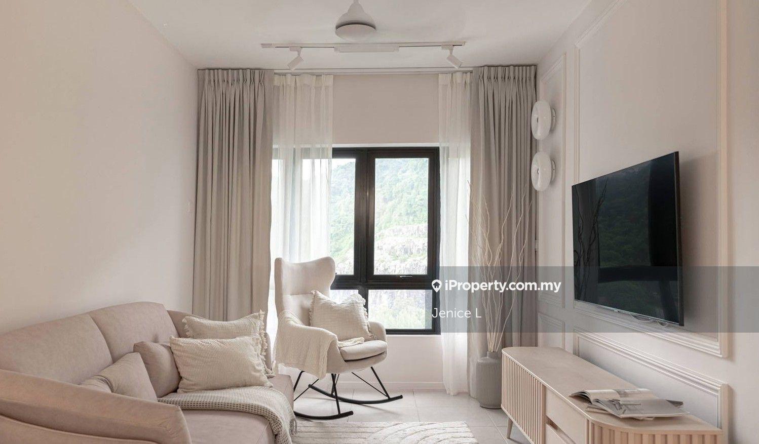 Nearby Public Transport Condo / Invest / Last Freehold beside MRT