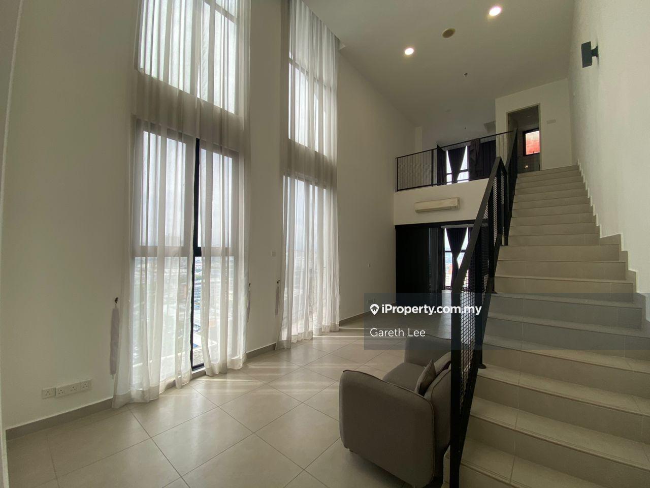 Duplex Unit with 2 carpark 