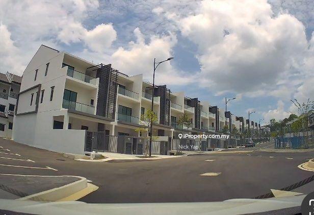 Residensi Bukit Orkid (Orchid Hills) 3-Storey Superlink for Sale