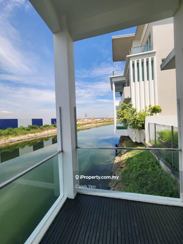 Senibong Cove @ Isola Villa @ Luxury Living Area