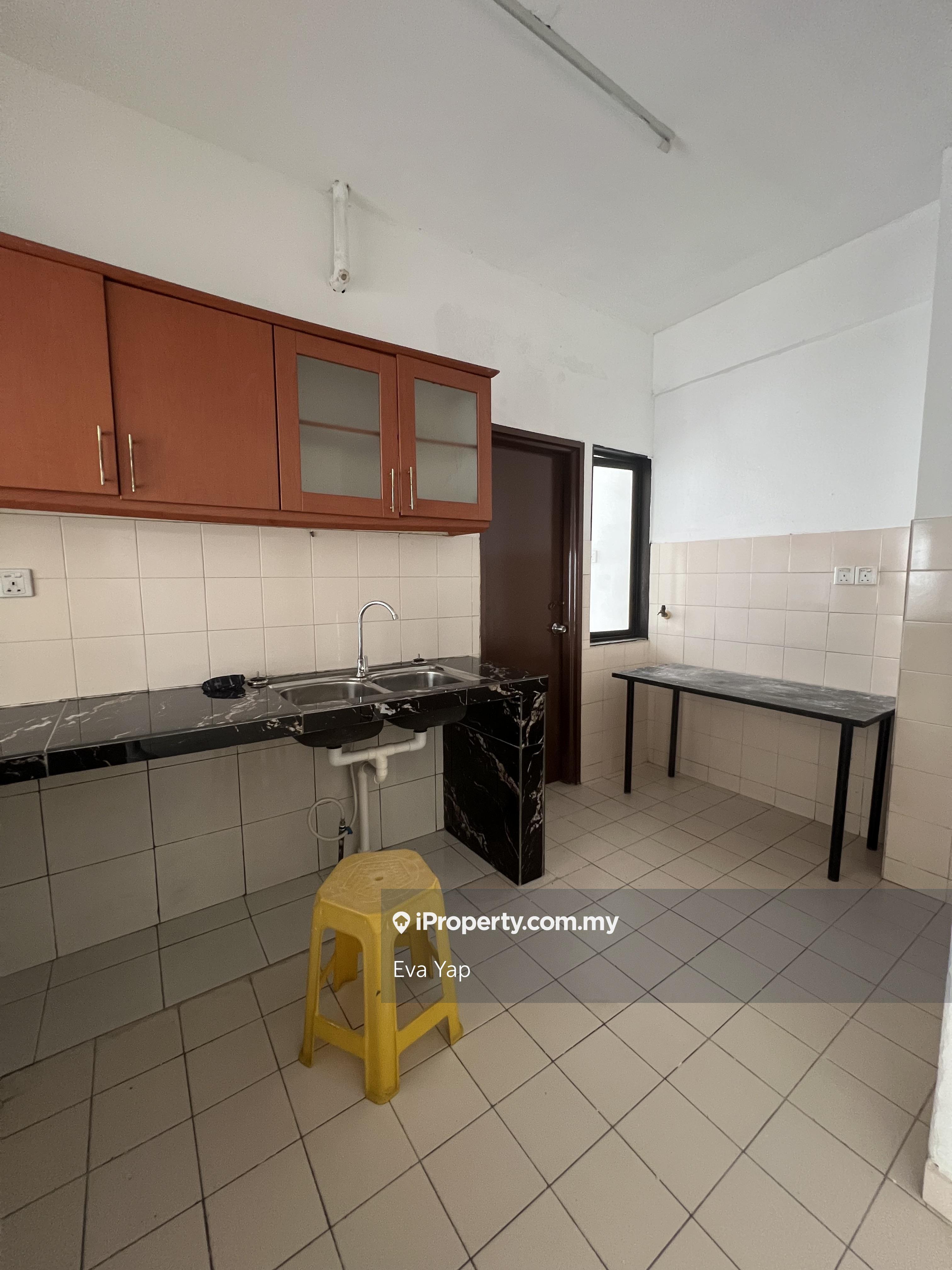 Sri Putramas Jalan Kuching partly furnish for Rent