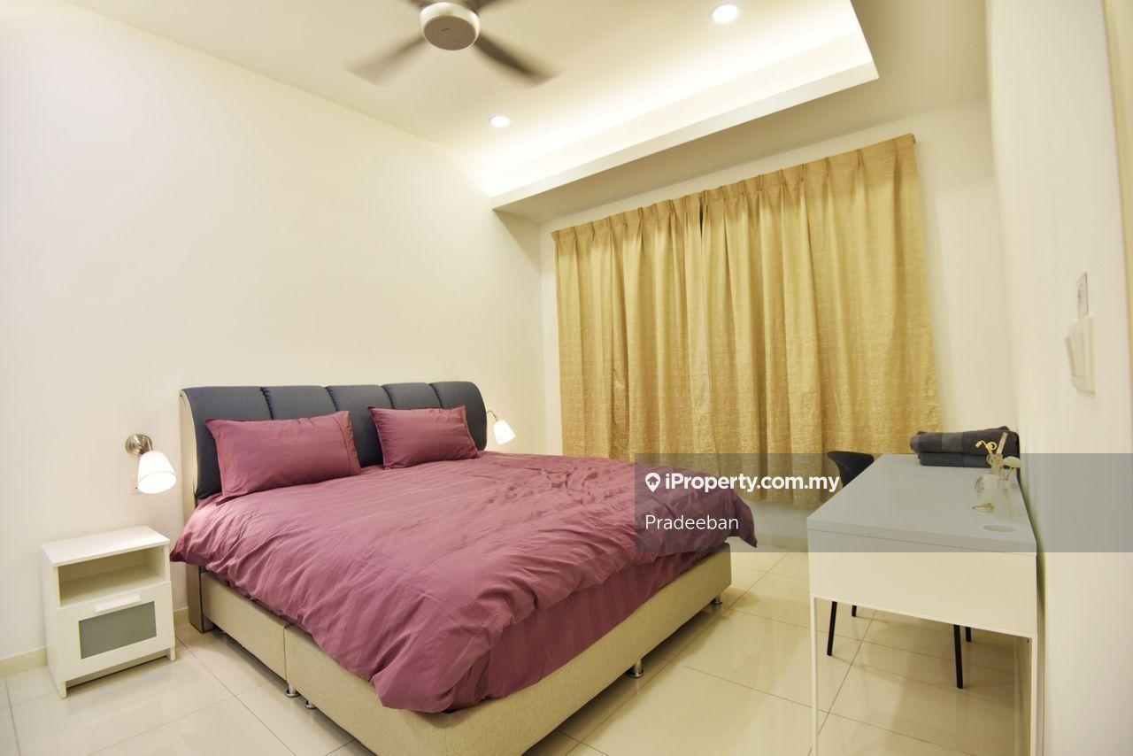 High floor modern interior design 3 bed 2 bath with 2 carparks