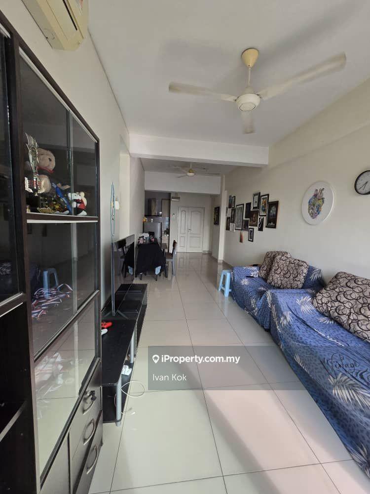 Value Buy Unit With 2 Carpark Lot