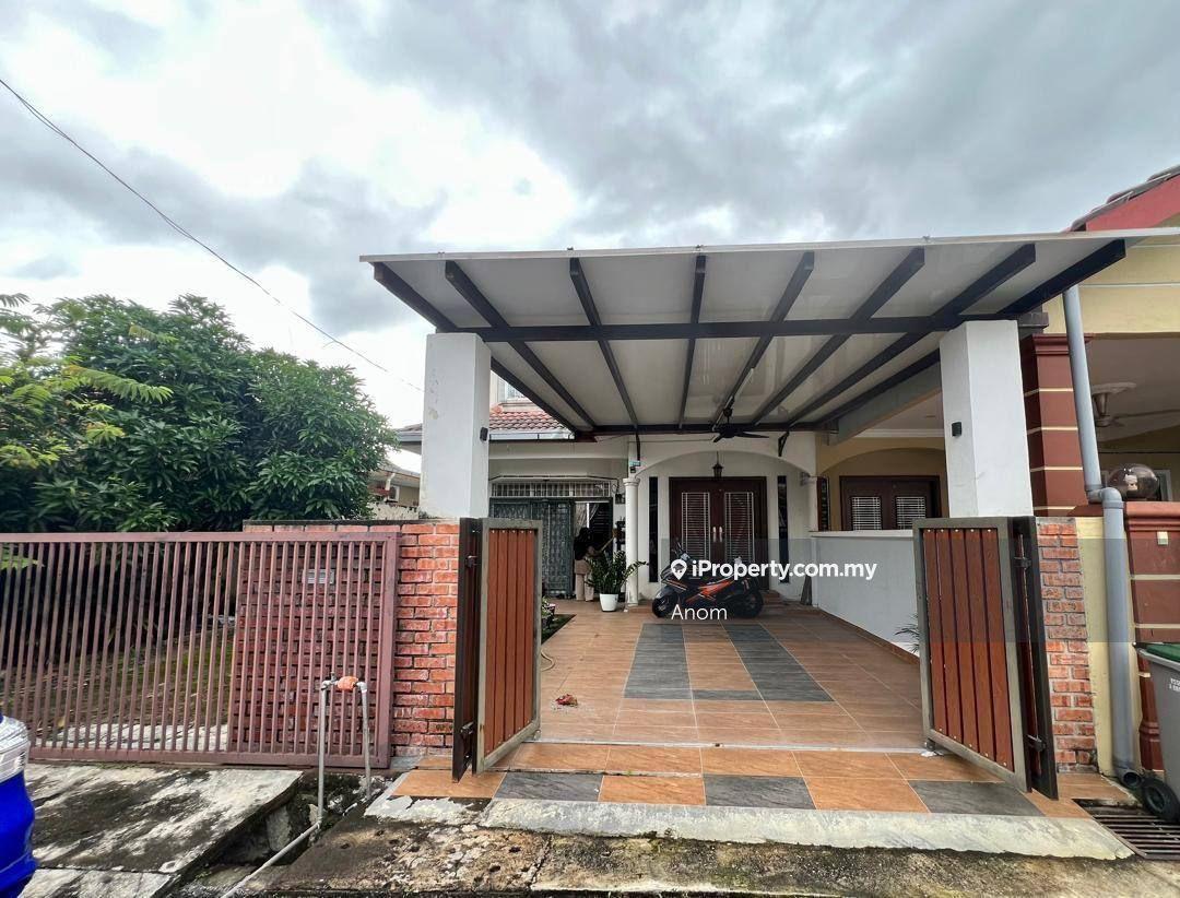 2-Storey Semi-D Renovated. Taman Desa Ixora 2, Senawang