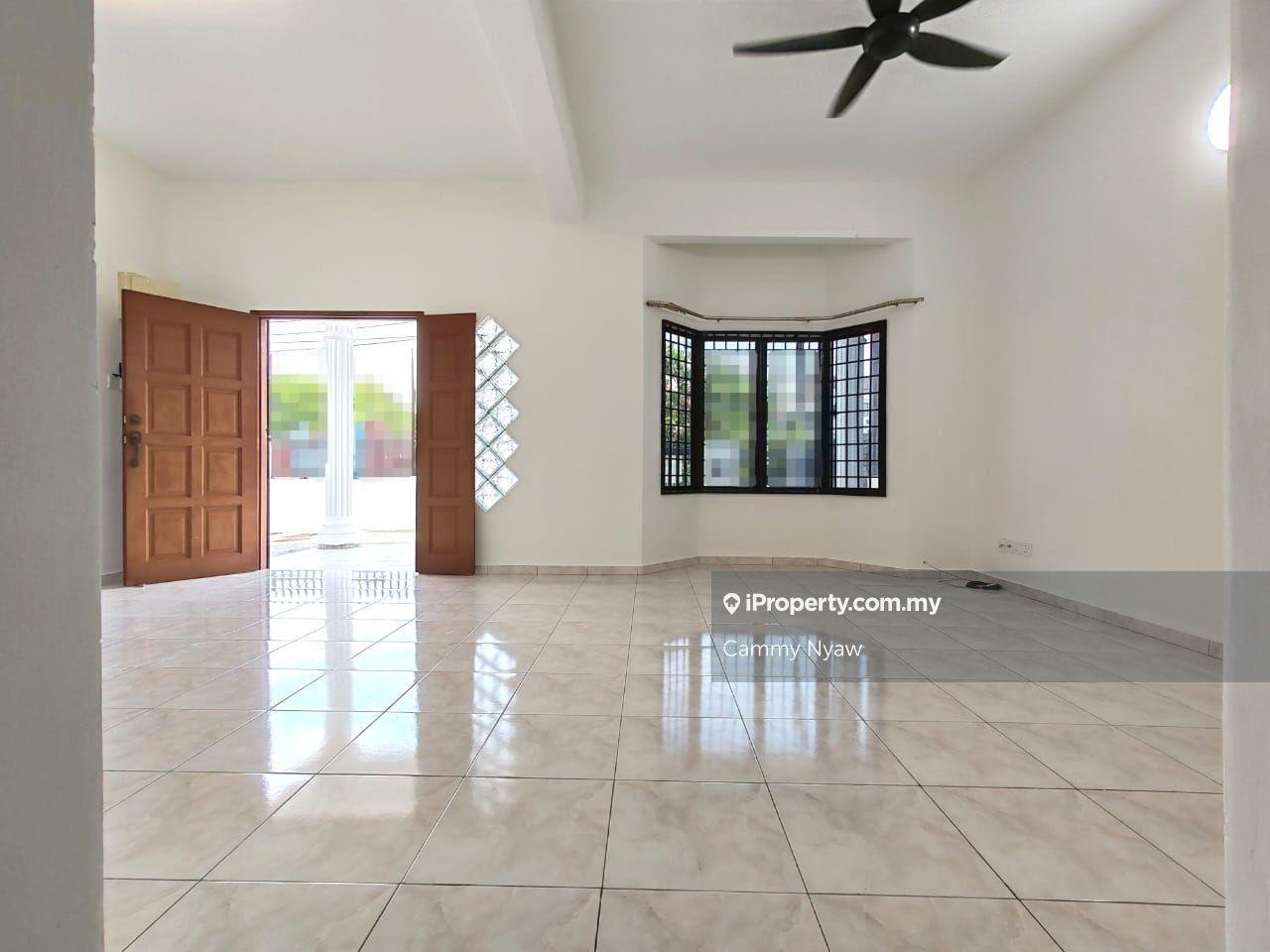 2sty Semi D Walk to MRT, chinese school, mall 