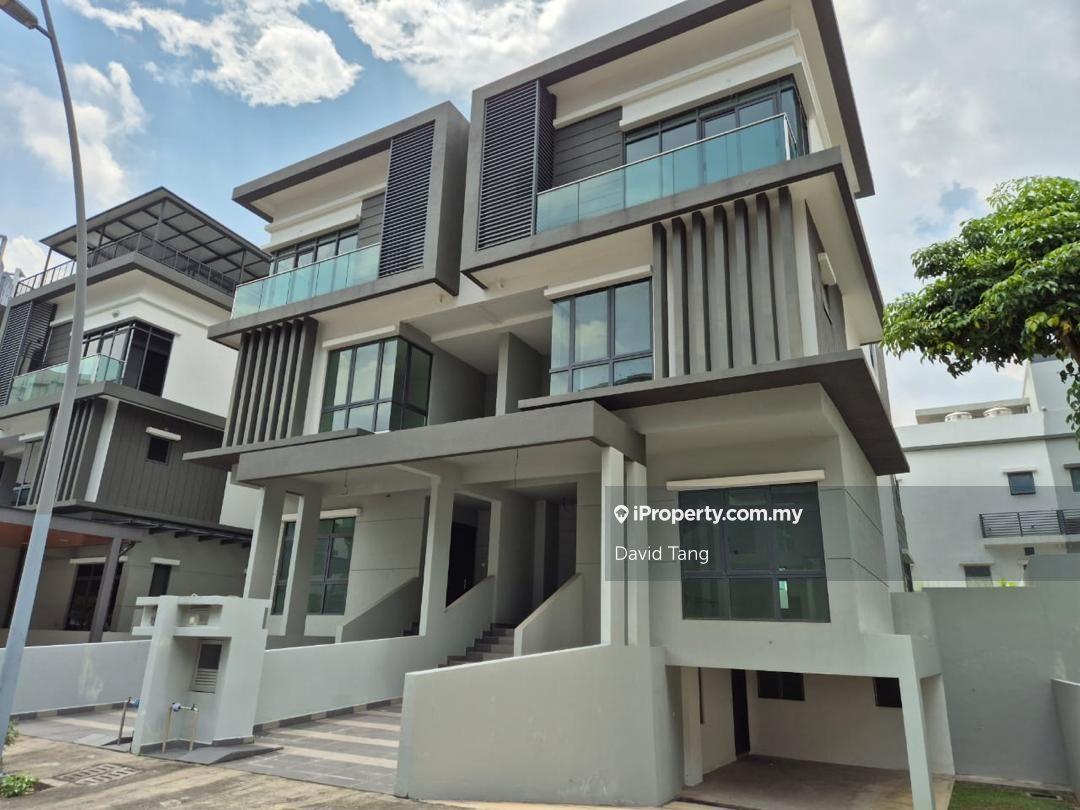 Corner Semi D With Extra Huge Land.
