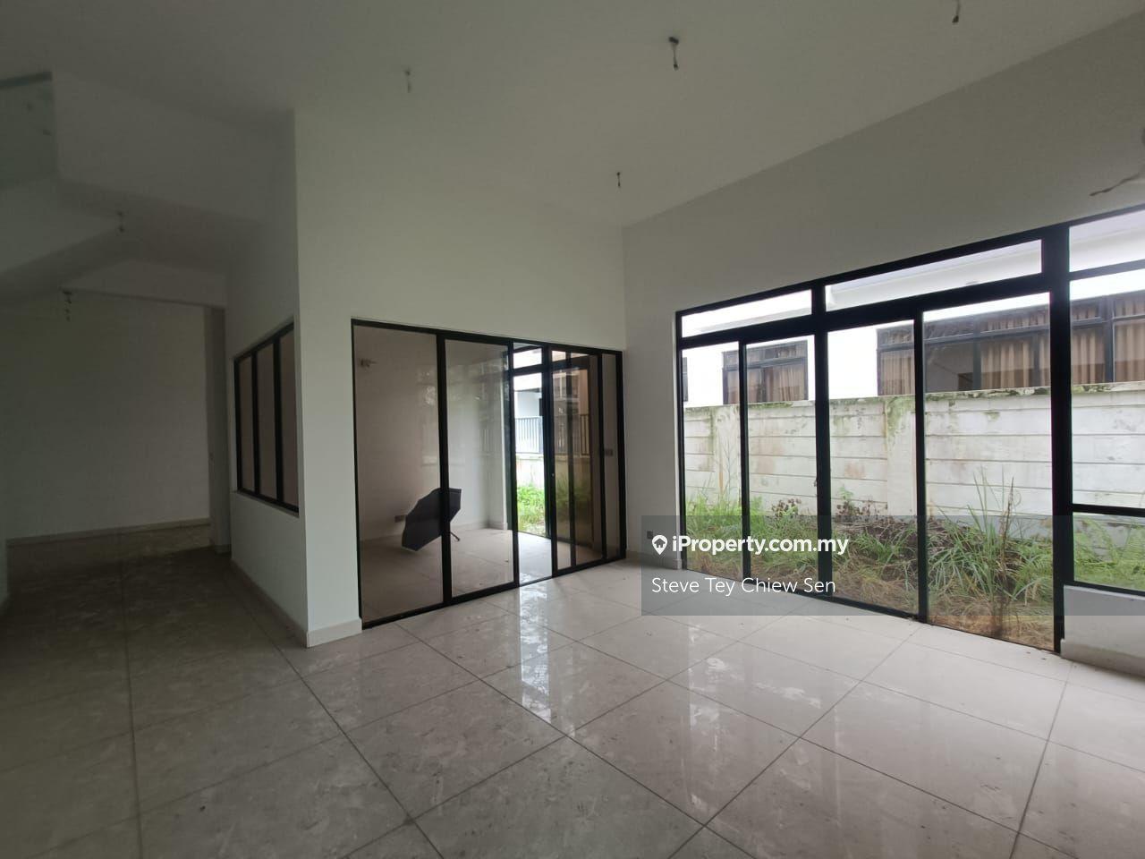 Horizon hill @The Canal Garden south 2 Storey terrace cluster for sale