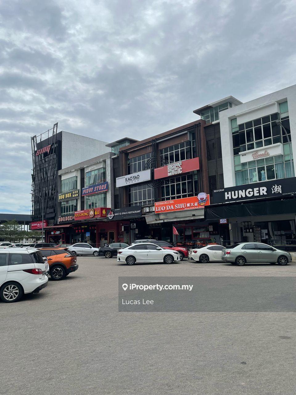 Austin Heights 3 Storey Shop Lot @ Jln Austin Height / 24x75 / Sale