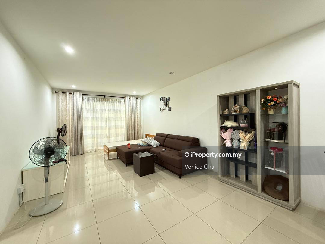4-Beds Condo For Sale in Miri