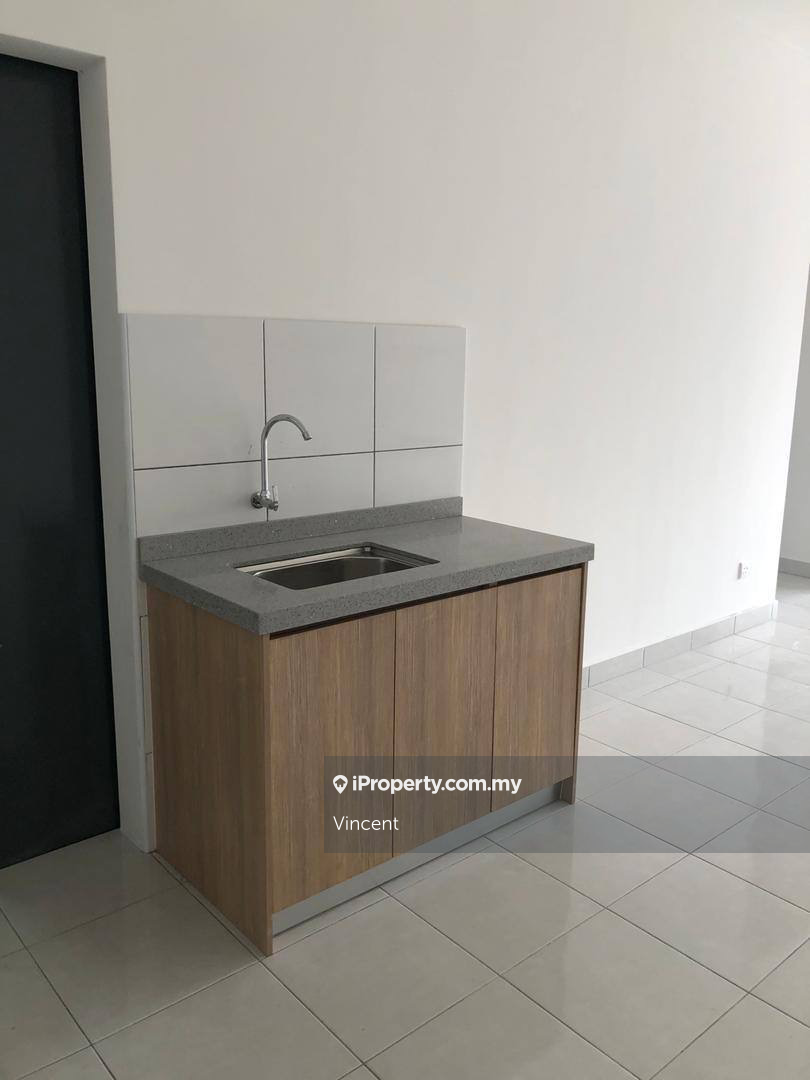 Ready move in, near LRT