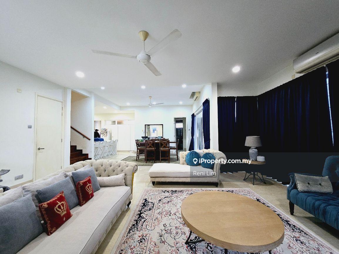 3 Storey Bungalow,Freehold, Good Deal Unit, Below Market Value