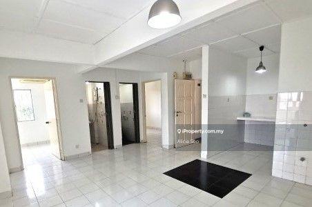 Aman Dua Apartment corner unit for rent!